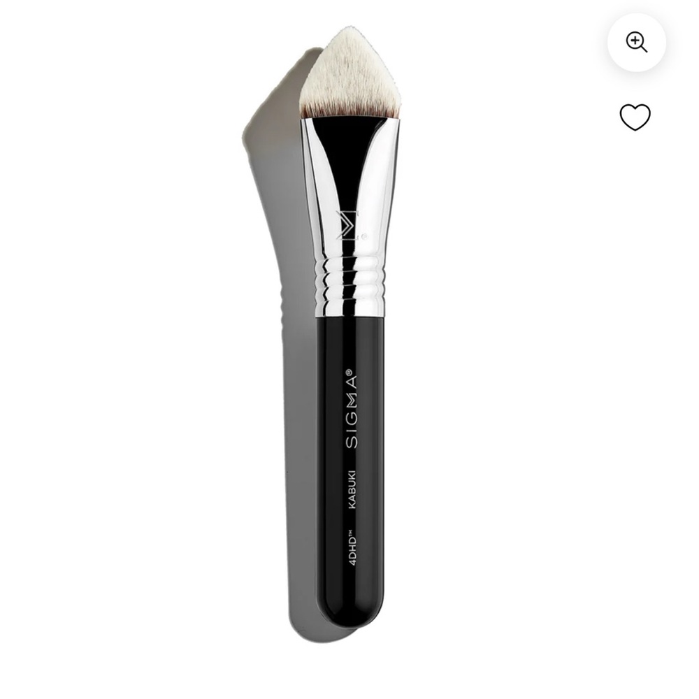 Sigma Beauty Black and White Kabuki Brush